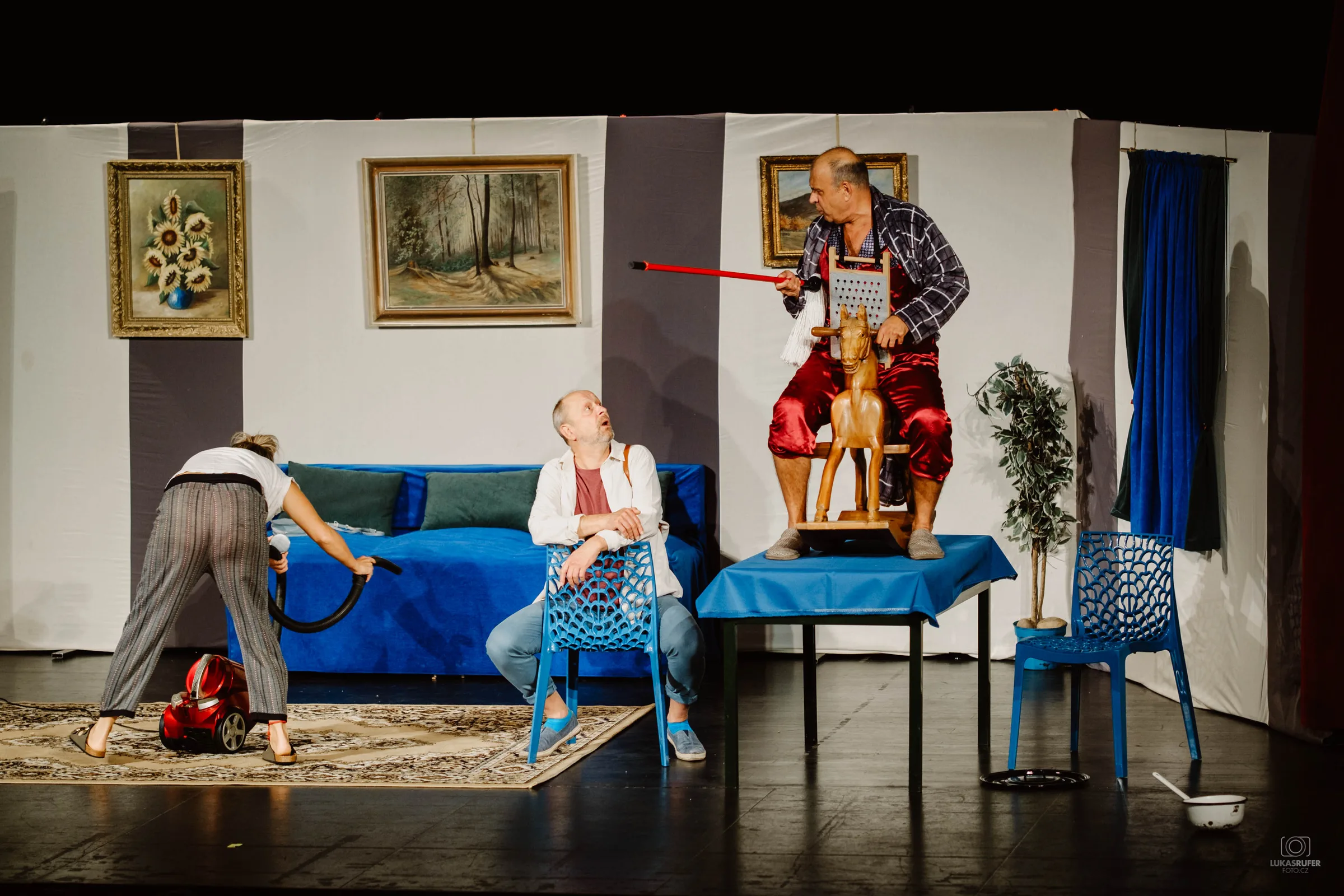 FANNY AGENTURA — JAKUB ZINDULKA: HEREC DO DOMU, HŮL DO RUKY!