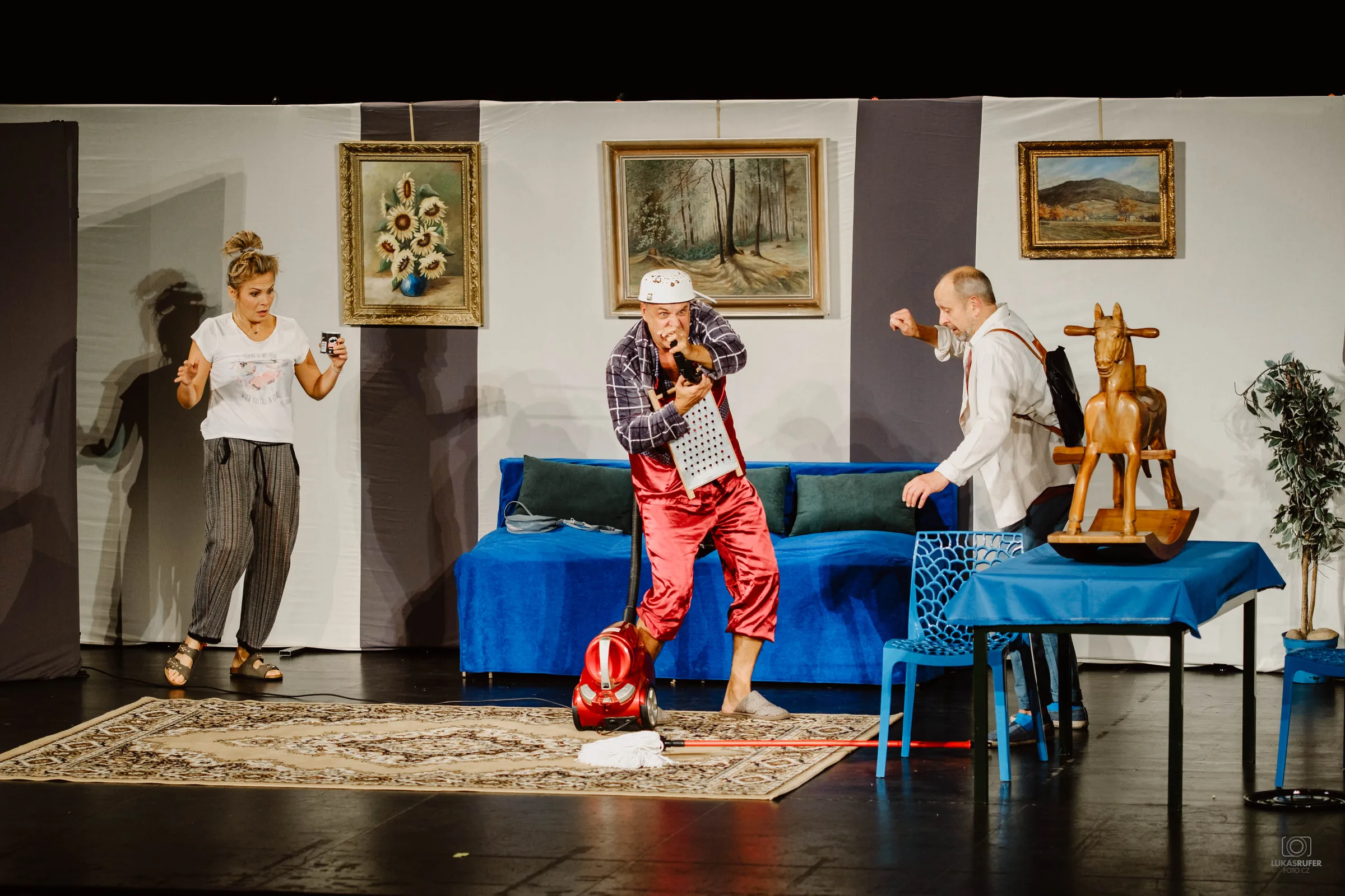 FANNY AGENTURA — JAKUB ZINDULKA: HEREC DO DOMU, HŮL DO RUKY!
